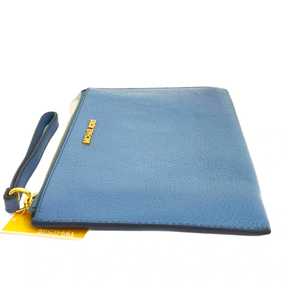 🆕NWT Michael Kors Large Leather Wristlet in Denim Blue